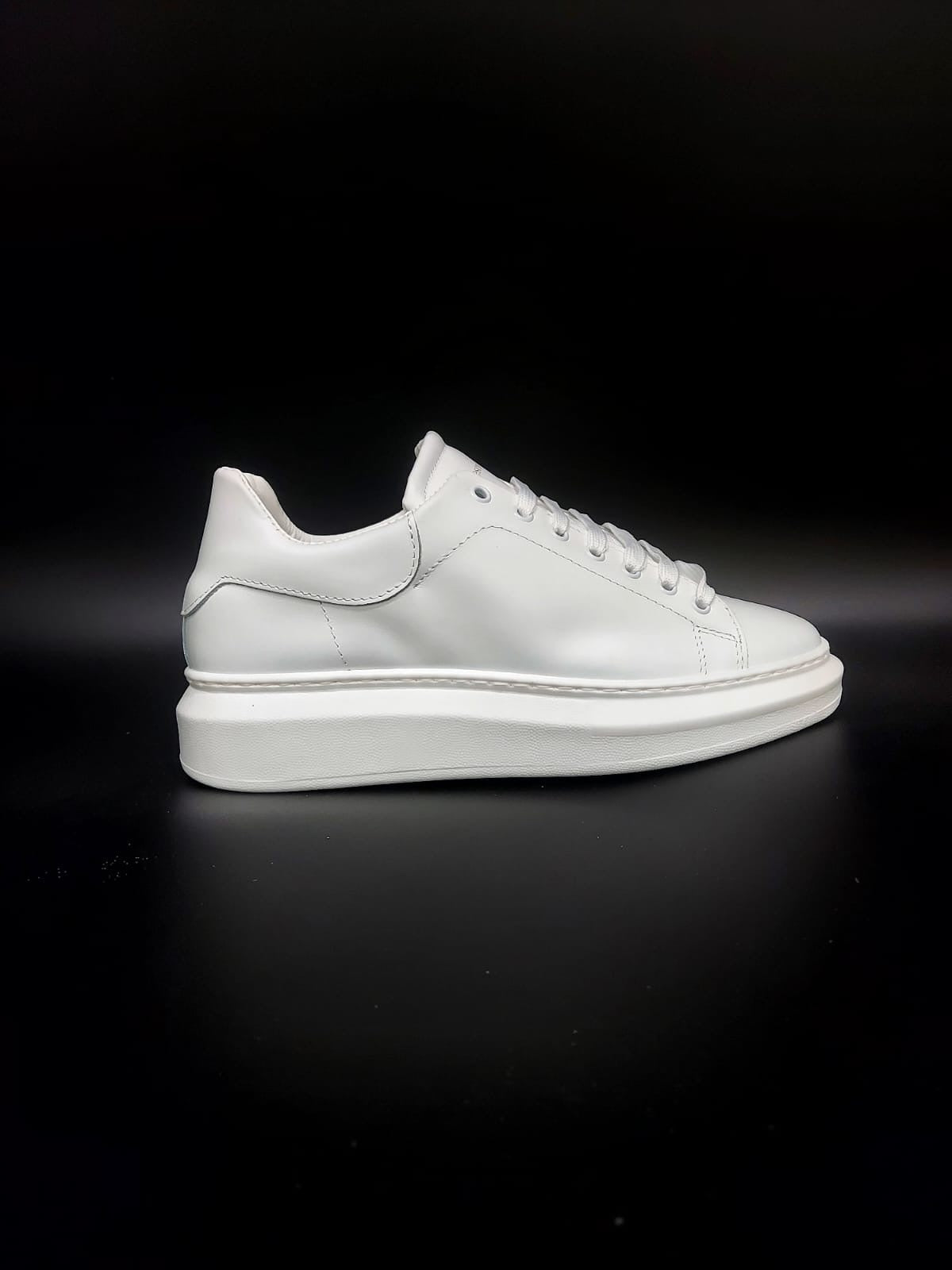 F09  Classic white